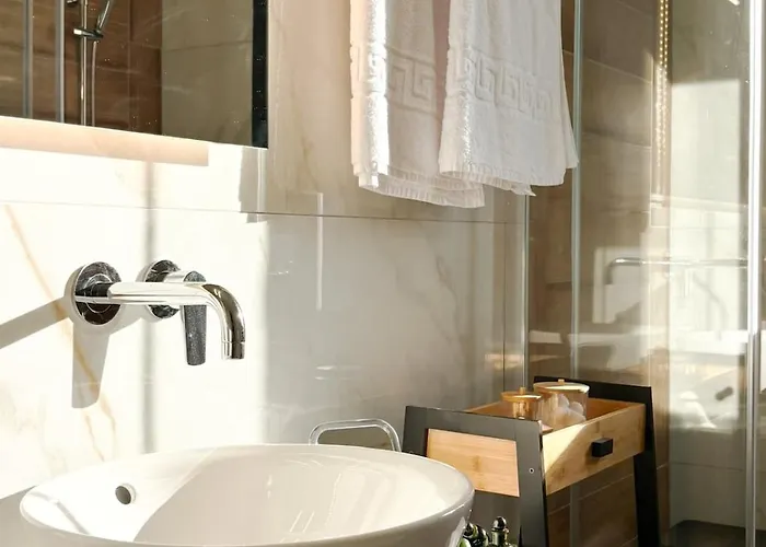 Art Olga Villa Vátos